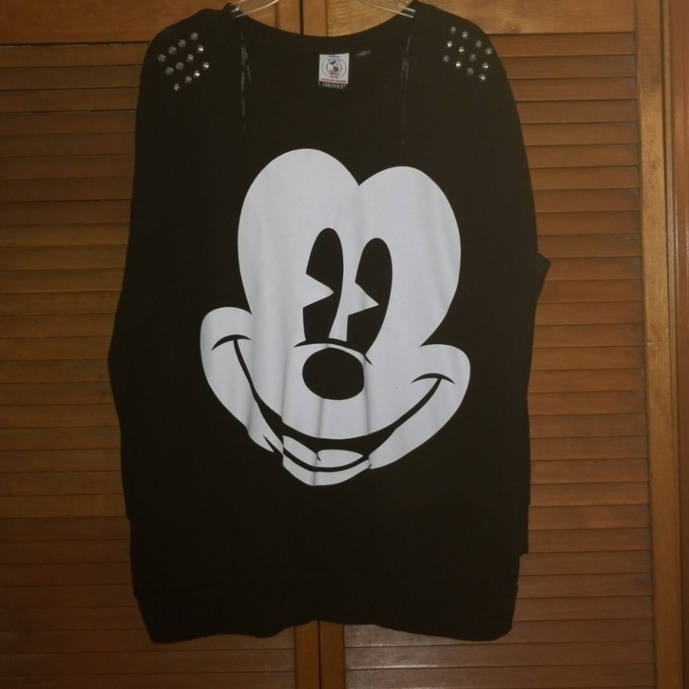 SPIKED MICKEY SWEATER 🔥🔥